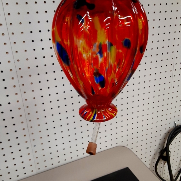 Hummingbird feeder - Picture 1 of 1